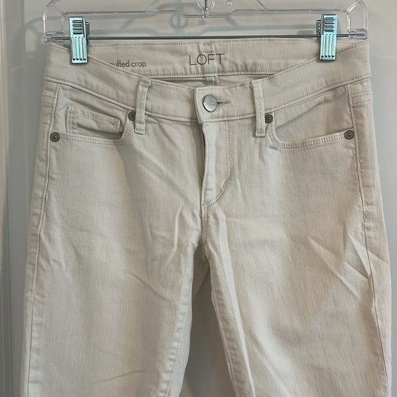 LOFT Women's Straight Leg Modern Cuffed Crop Cream Jeans 24/00 - Picture 3 of 8
